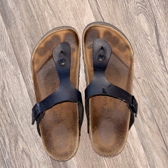 Women’s Gizeh Birkenstocks with black leather strap - Picture 1 of 4